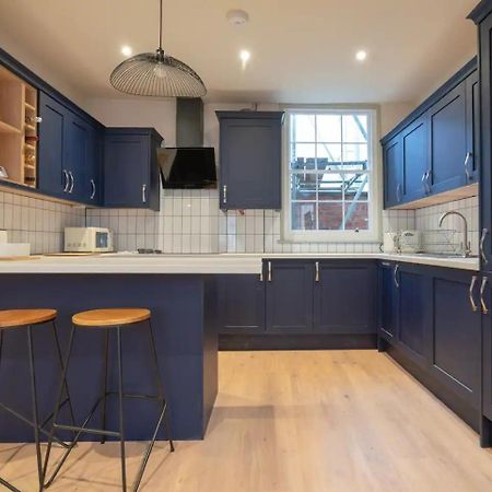 Villa Pass The Keys Stylish Grade II Listed House à Cheltenham Extérieur photo