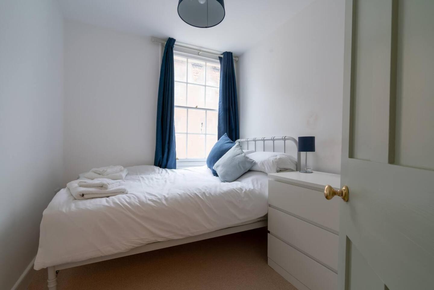 Villa Pass The Keys Stylish Grade II Listed House à Cheltenham Extérieur photo