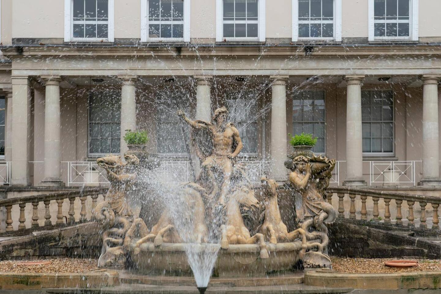 Villa Pass The Keys Stylish Grade II Listed House à Cheltenham Extérieur photo